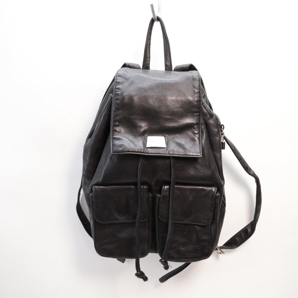 Vintage Perlina backpack leather black drawstring closer and side zipper